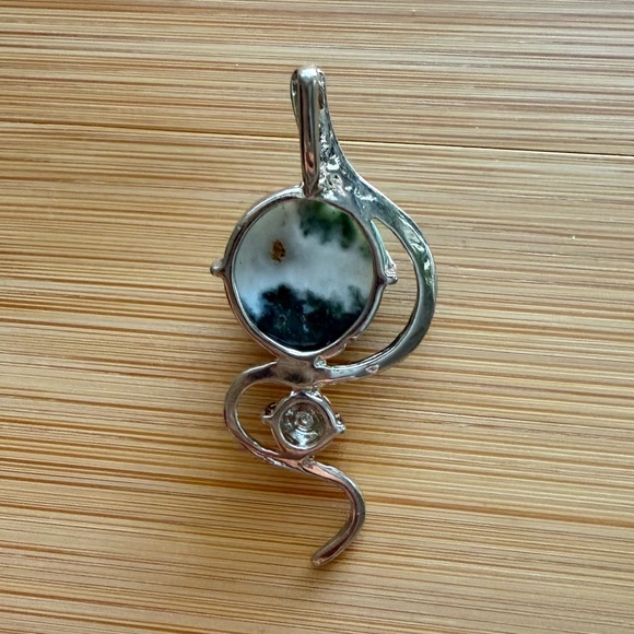 Silver and Agate Natural Stone Necklace Pendant - Picture 6 of 10